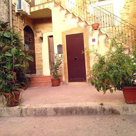 Bed and Breakfast Domus Antiqua Agrigent Exterior foto