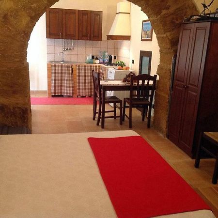 Bed and Breakfast Domus Antiqua Agrigent Exterior foto