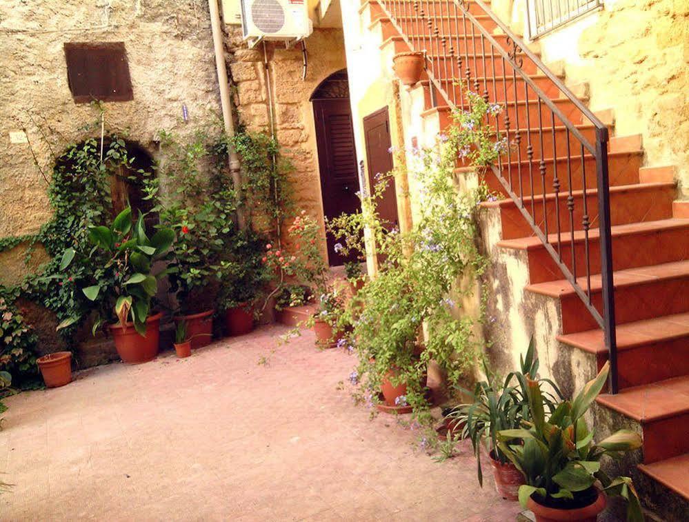 Bed and Breakfast Domus Antiqua Agrigent Exterior foto