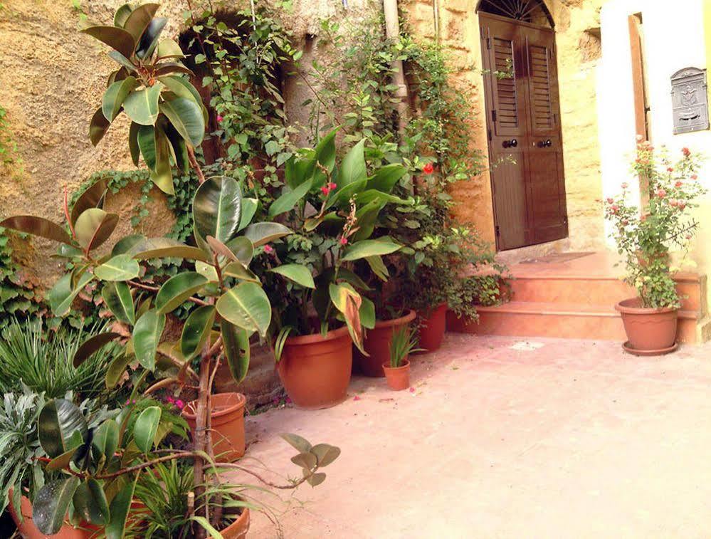 Bed and Breakfast Domus Antiqua Agrigent Exterior foto